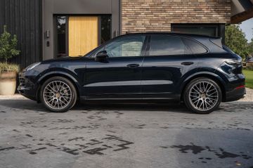 Porsche Cayenne - 4