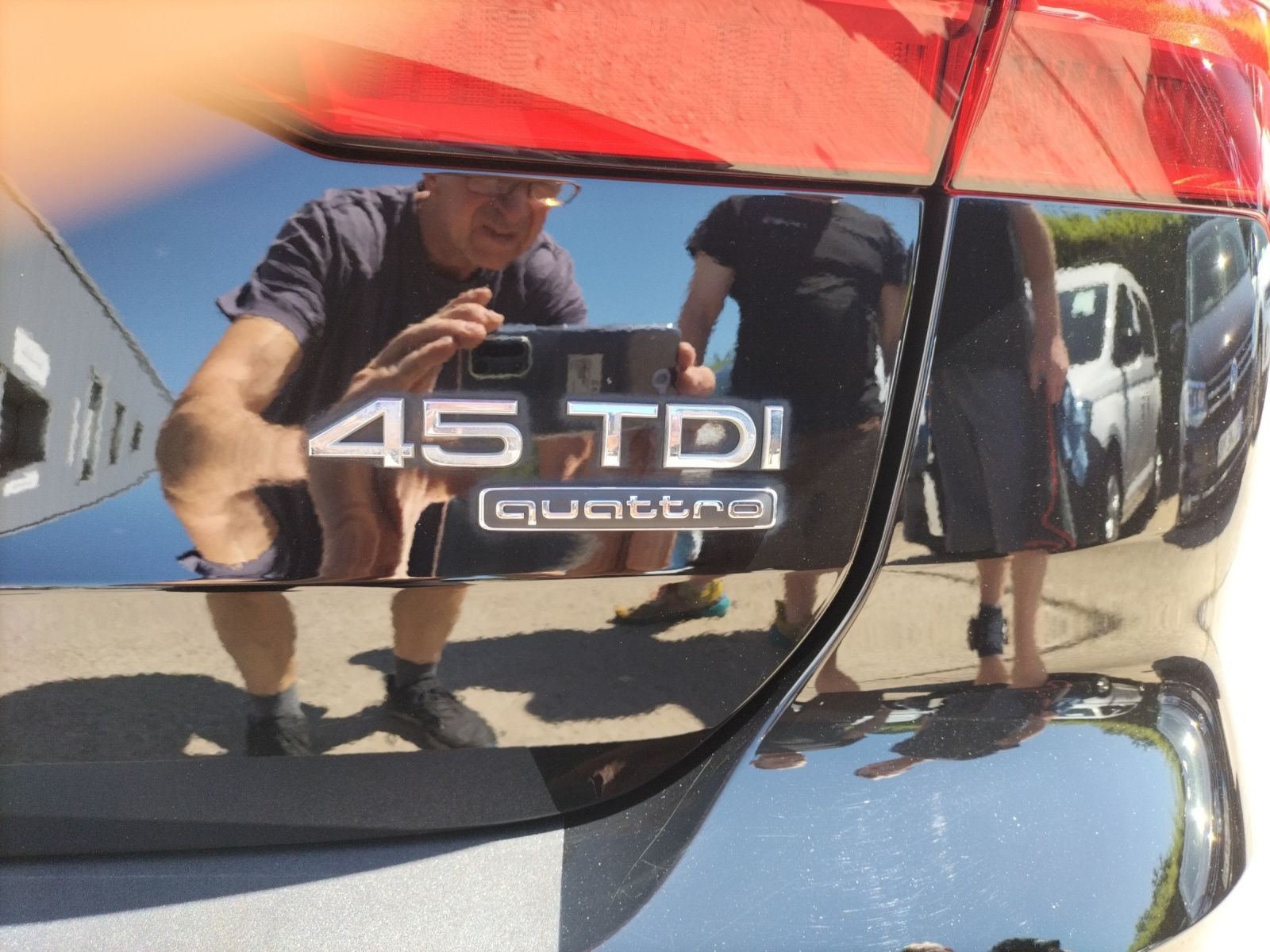Fahrzeugabbildung Audi A6 Avant 45 TDI design quattro LED Navi ACC