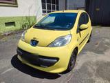 Peugeot R 107 - TÜV 09/27 - km 123.484 - f... - Peugeot 107: 1.4