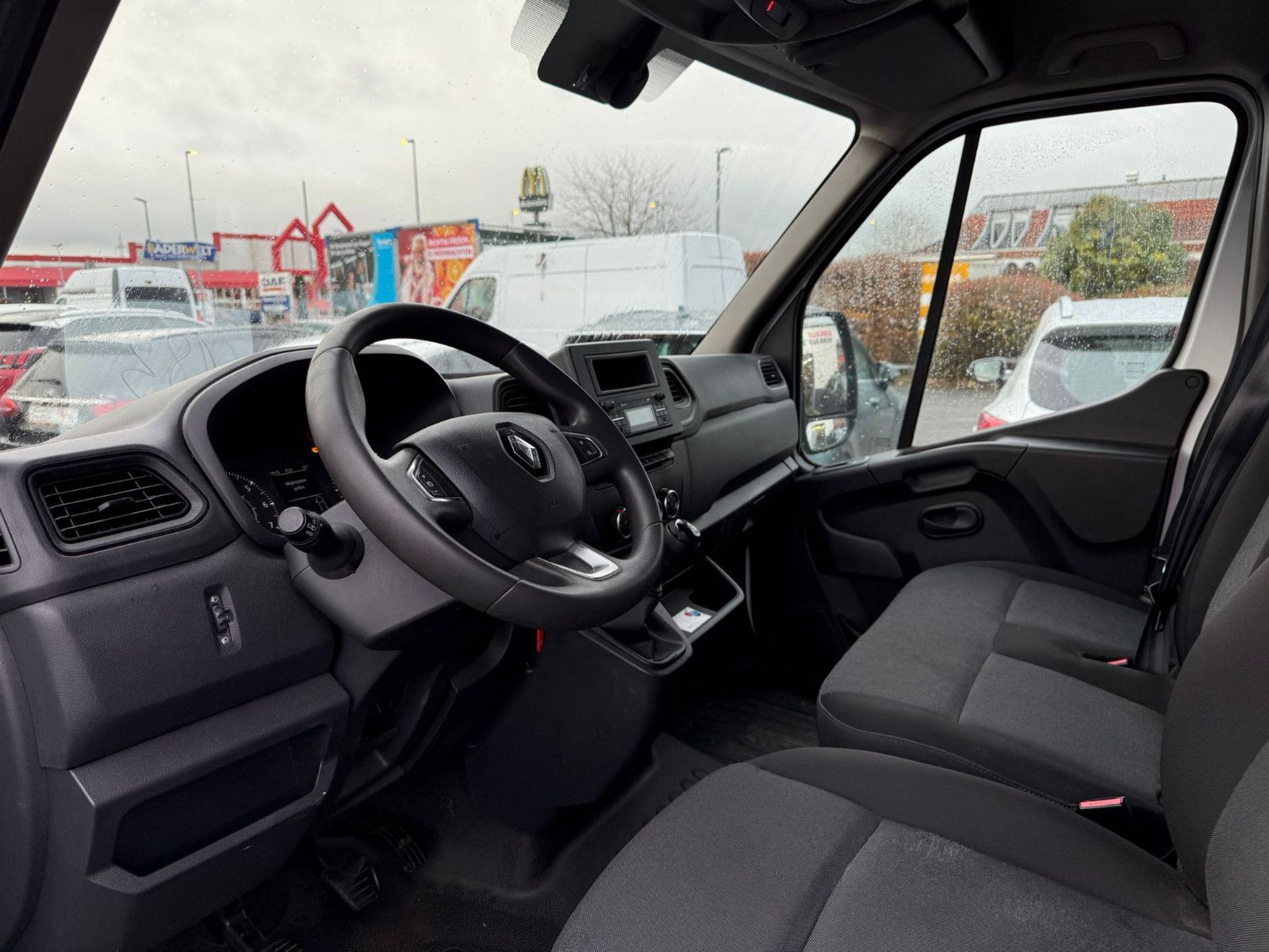 Fahrzeugabbildung Renault Master III KastenL1H2 HKa 3,5t/1.HAND/SCHECKHEFT