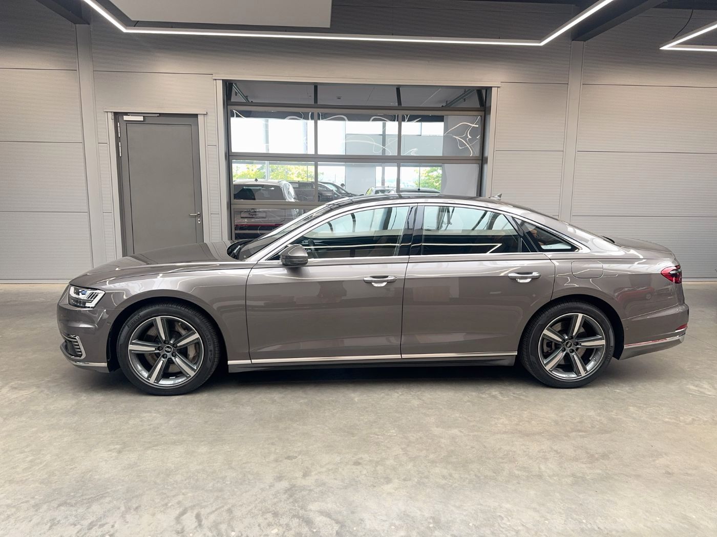 Audi A8 60 eTFSI Hybrid TV Pano Matrix 360 ACC HUD foto 5