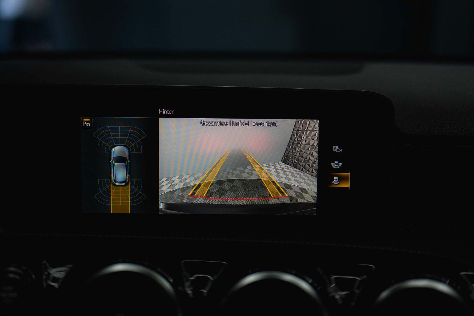 Fahrzeugabbildung Mercedes-Benz A 200 AMG Line *LED*Virtual Cockpit*CarPlay*