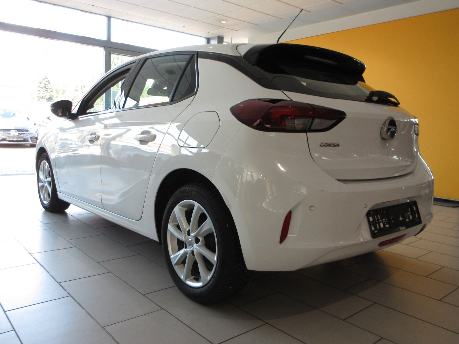 Fahrzeugabbildung Opel Corsa F Elegance 1.2T LED/NAVI/PDC/ALU
