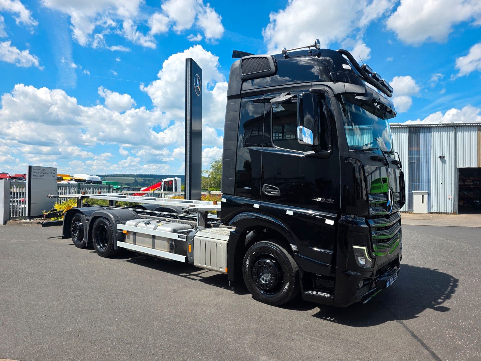 Fahrzeugabbildung Mercedes-Benz Actros 2552 L BDF Vantec hydr. liftbarer Rahmen