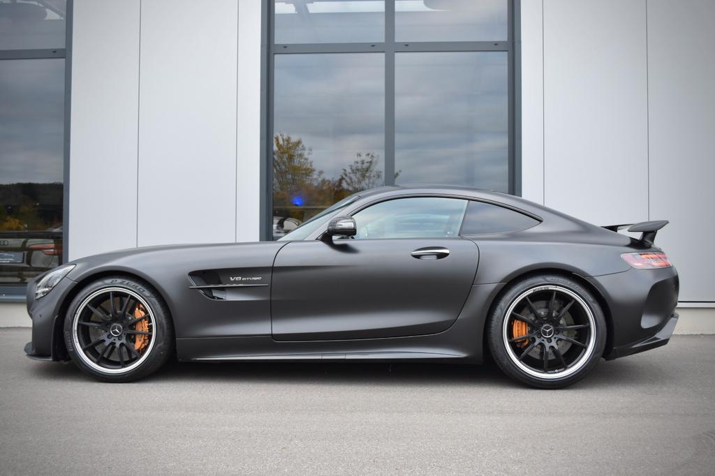 Mercedes-Benz AMG GT R