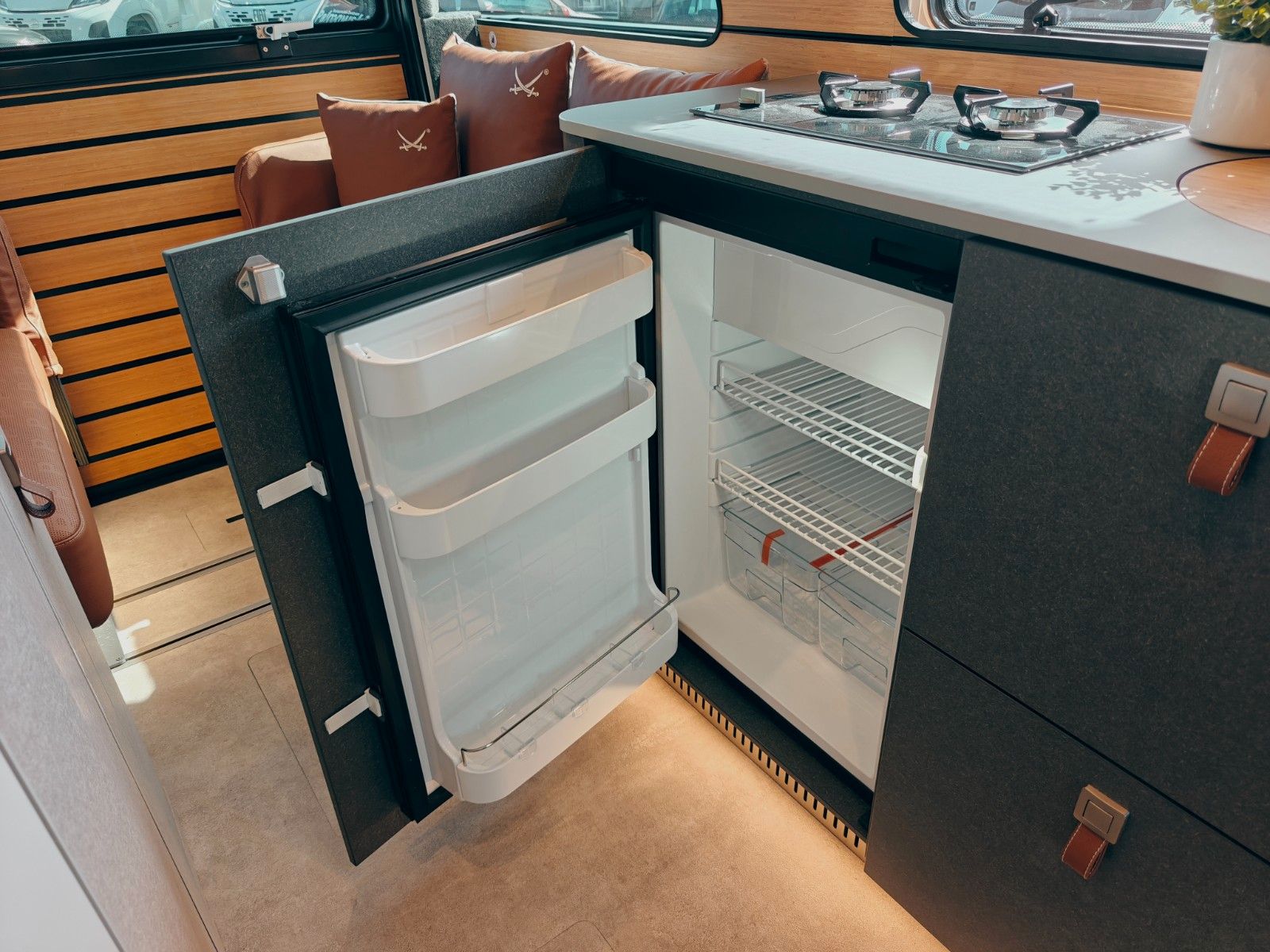Fahrzeugabbildung HYMER / ERIBA / HYMERCAR VENTURE S 4x4 SANSIBAR® LTD. 1 OF 7 by palmo