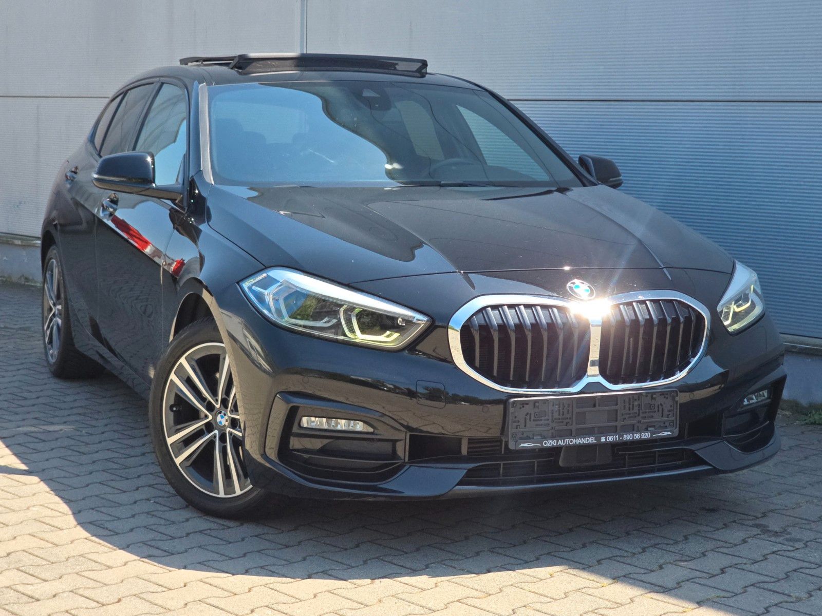 BMW 118d Sport Line (Pano/Navi/Automatik)