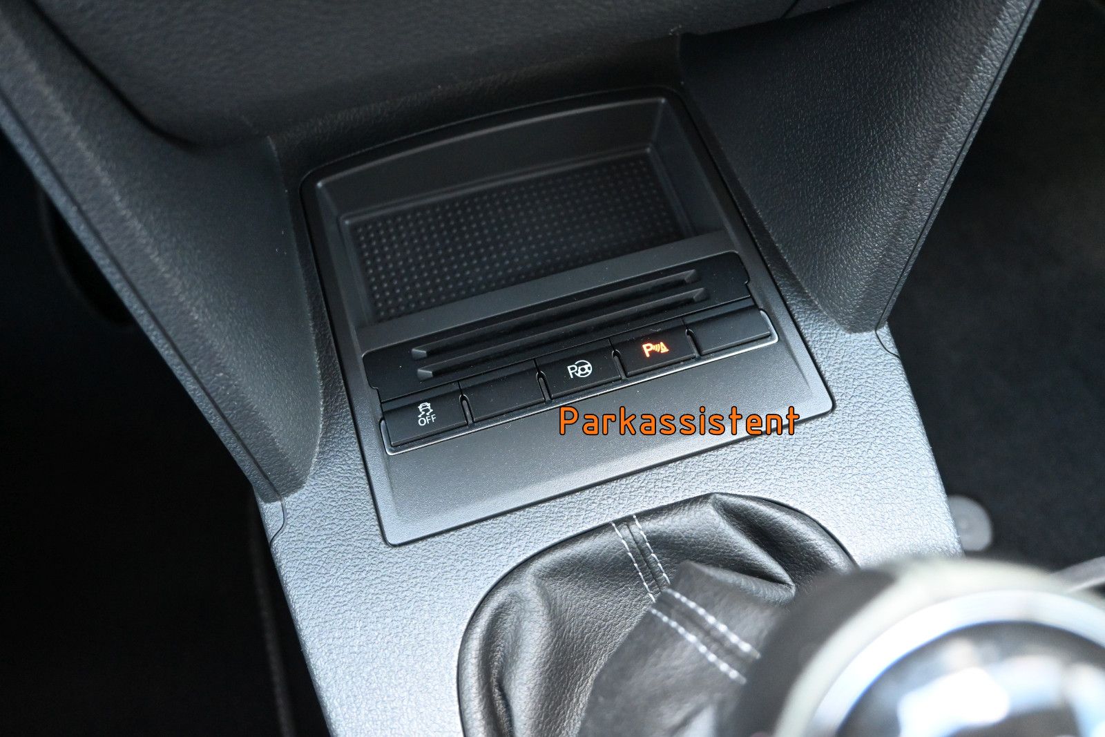 Fahrzeugabbildung Volkswagen Touran 1.2 TSI LIFE °AHK°STANDHEIZ°7-SITZE°