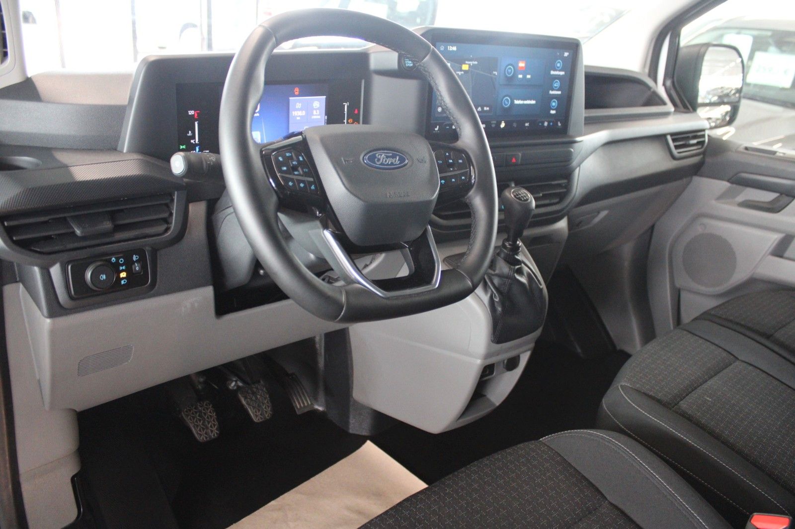 Fahrzeugabbildung Ford Transit Custom L1 TREND LED NAVI CAM ACC SHZ uvm