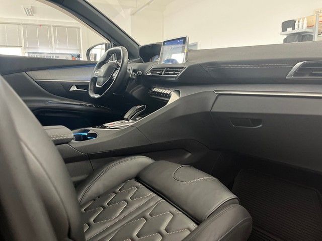3008 Hybrid4 300 GT