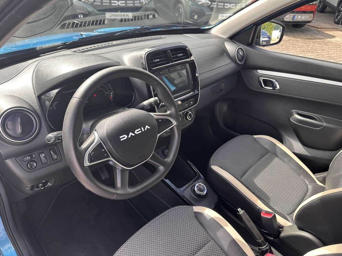 Fahrzeugabbildung Dacia Spring Essential PDC Navi uvm