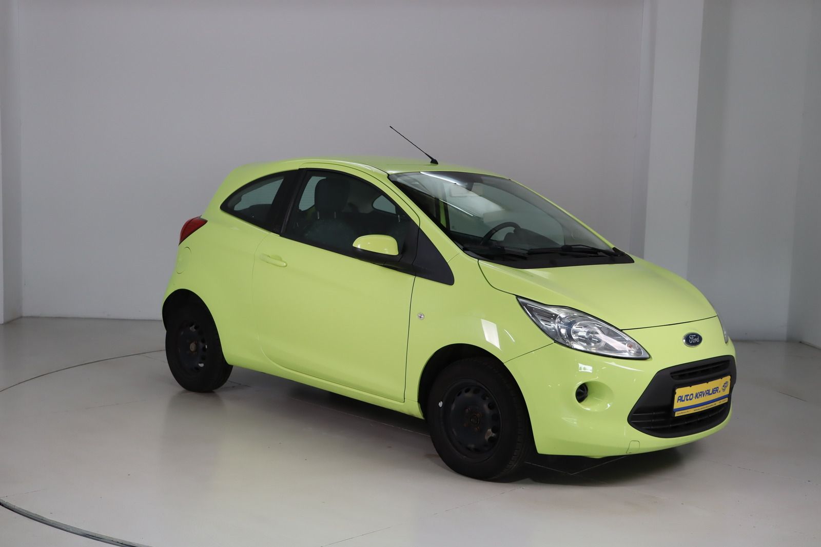 Fahrzeugabbildung Ford Ka 1.2 * 8-fach bereift * HU/AU bis 07.2026