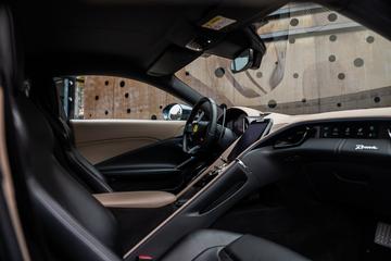 2020 Ferrari ROMA — миниатюра 16
