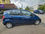 Mercedes-Benz A 160 Panoramadach - blaue Mercedes-Benz A 160