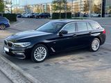 BMW 530d xDrive Touring*Luxury*Pano*AHK*HUD*voll