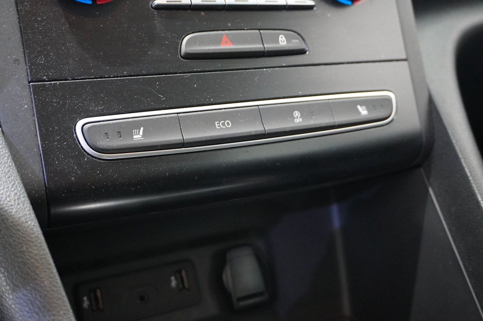 Fahrzeugabbildung Renault Megane IV 1.5D GT BUSINESS NAVI/LED/PDC/VIRT/AHK