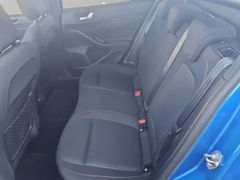 FORD Focus ST-Line X HUD Pano AHK-abnehmbar Navi Digi