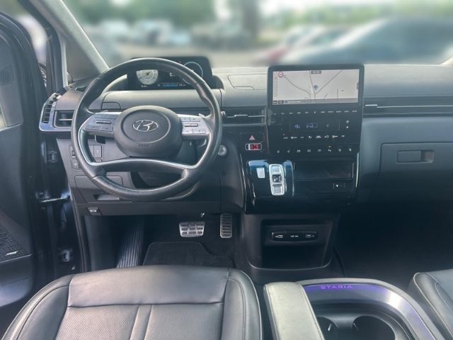 Fahrzeugabbildung Hyundai STARIA Signature 4WD 7-Sitzer El. Panodach Navi