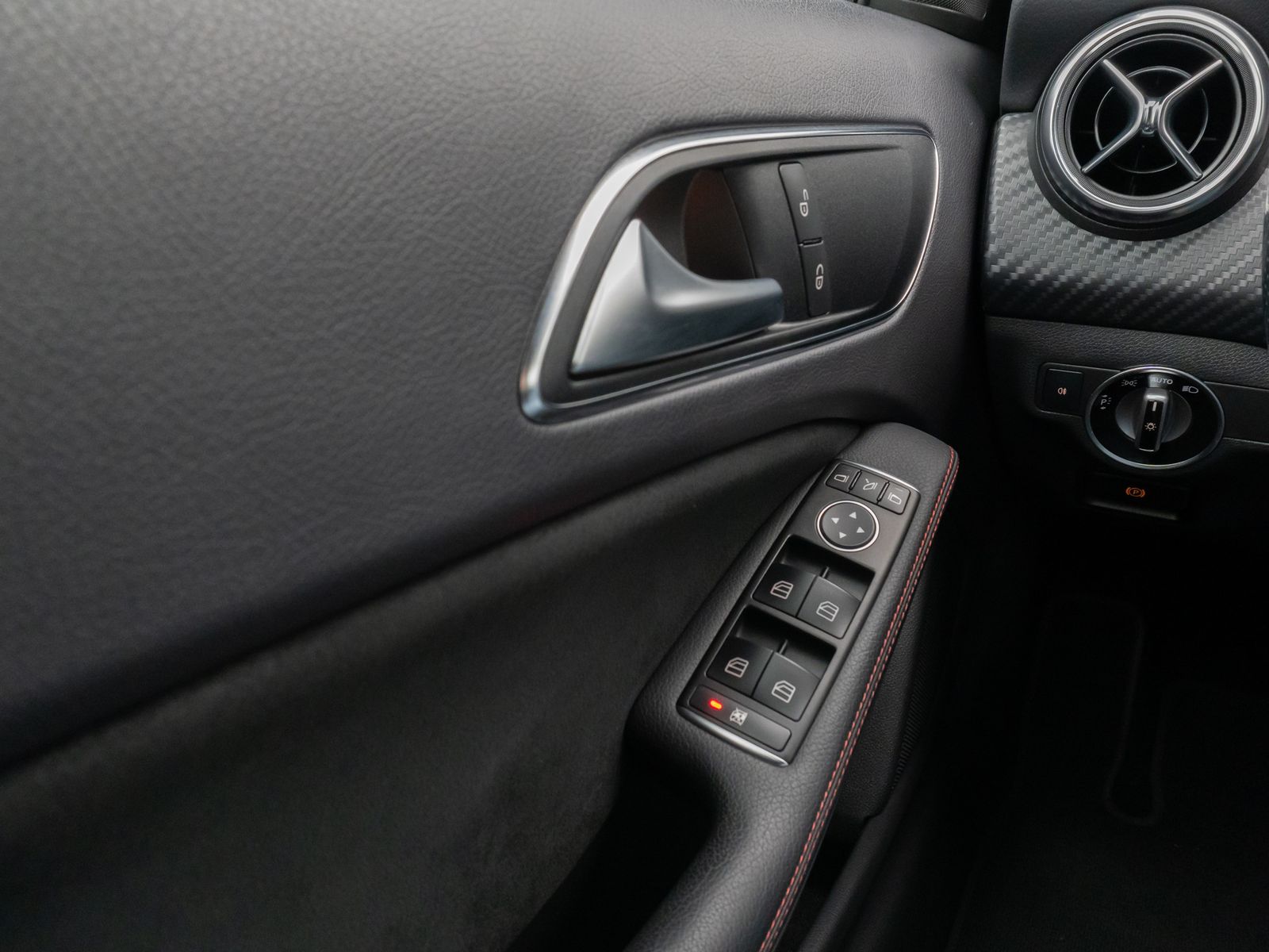 Fahrzeugabbildung Mercedes-Benz A 200 AMG Sport Kamera BiXenon Tempomat Alcantar