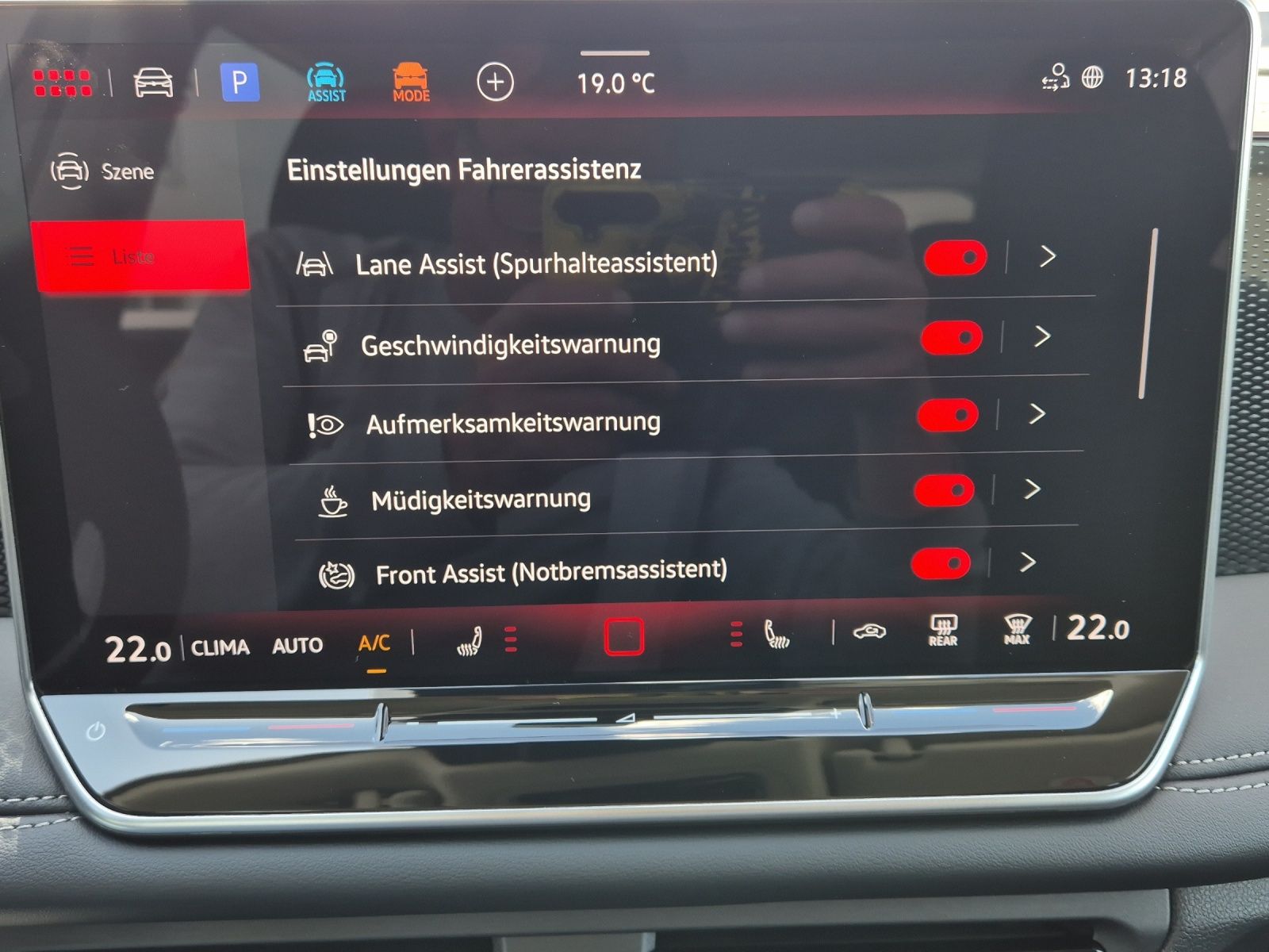 Fahrzeugabbildung Volkswagen Tiguan eTSI Life DSG LED AHK Navi AID ACC RFK SH
