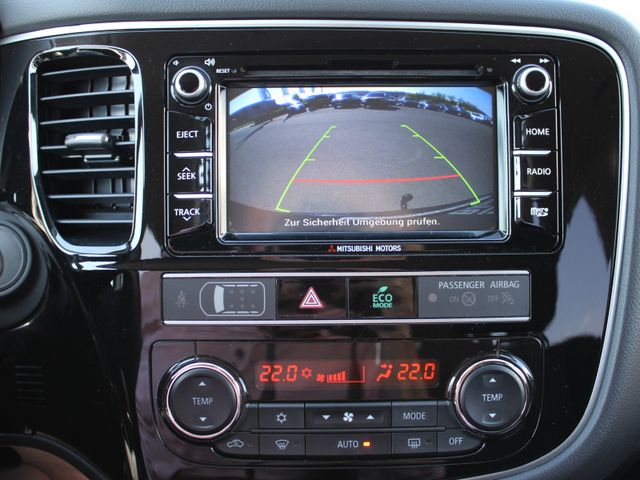 Outlander 2,0 Diamant 2WD DAB*AHK*SHZ*Kamera