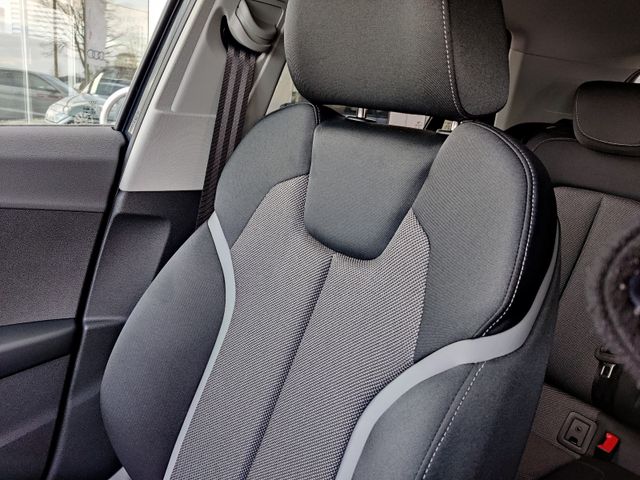 Q2 advanced 35 TFSI S tronic AHK/MatrixLED