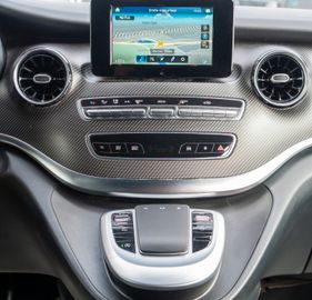 Fahrzeugabbildung Mercedes-Benz V250d LANG 9G-TRONIC EDITION 2020 AMG-LINE|LED
