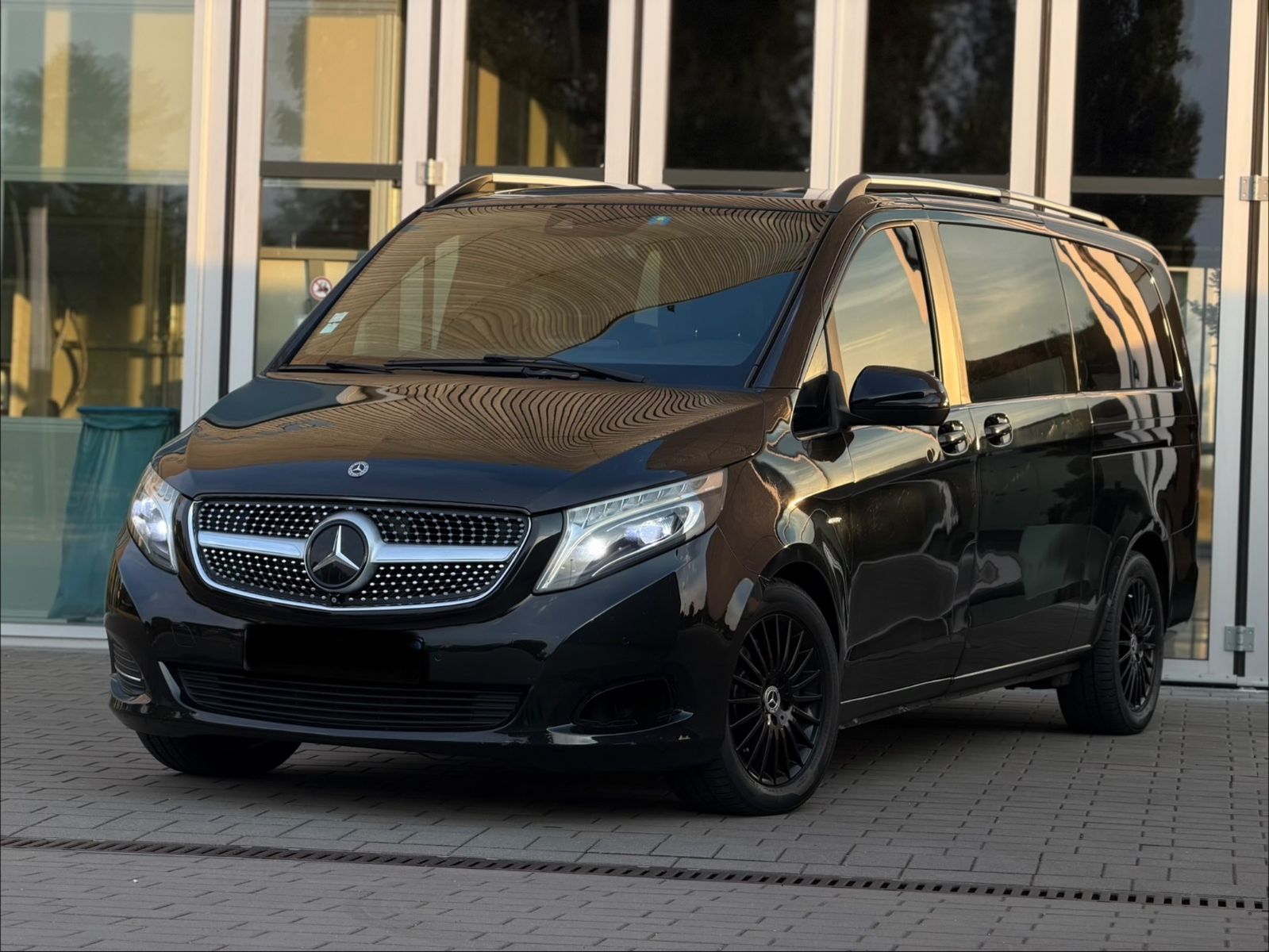 MERCEDES-BENZ V220 Avantgarde Extra-Lang 8Platz Leder 2XELK-Tü