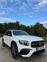 Mercedes-Benz GLB 250 4MATIC*AMG Line*LED*KEYLESS GO*CARPLAY* - Mercedes-Benz GLB 250 Gebrauchtwagen