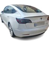 Tesla Model 3 Performance Dual AWD*White/Black* - Tesla Model 3 in Düsseldorf