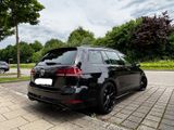 Volkswagen Golf 2.0 TSI DSG 4MOTION R Variant R - Volkswagen Golf mit Benzin-Antrieb: Kombi, 2.0
