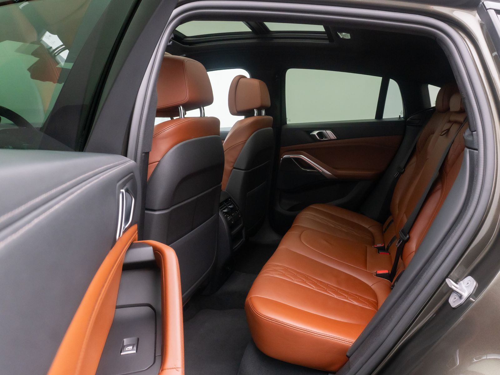 Fahrzeugabbildung BMW X6 xD40i M Sport 360°DAB Panorama Individual 22"