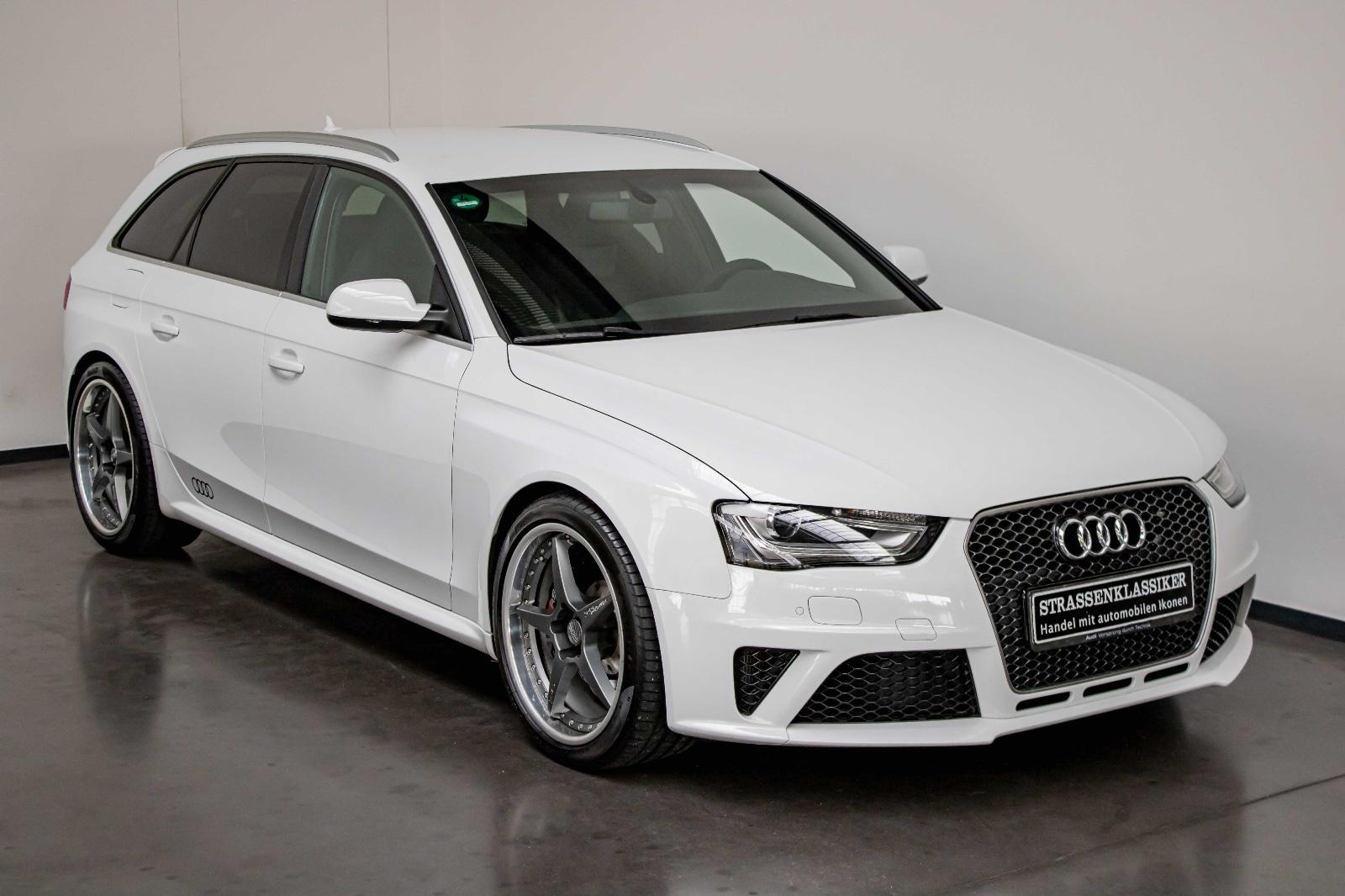 Audi RS4 4.2 FSI S tronic quattro Avant 1.Hd!