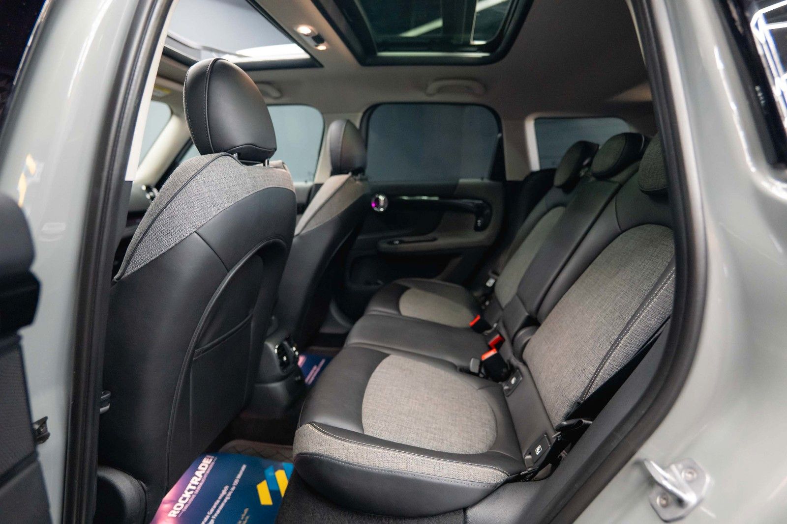 Fahrzeugabbildung MINI COOPER SE Countryman All4 | Pano | ACC | Plug-In
