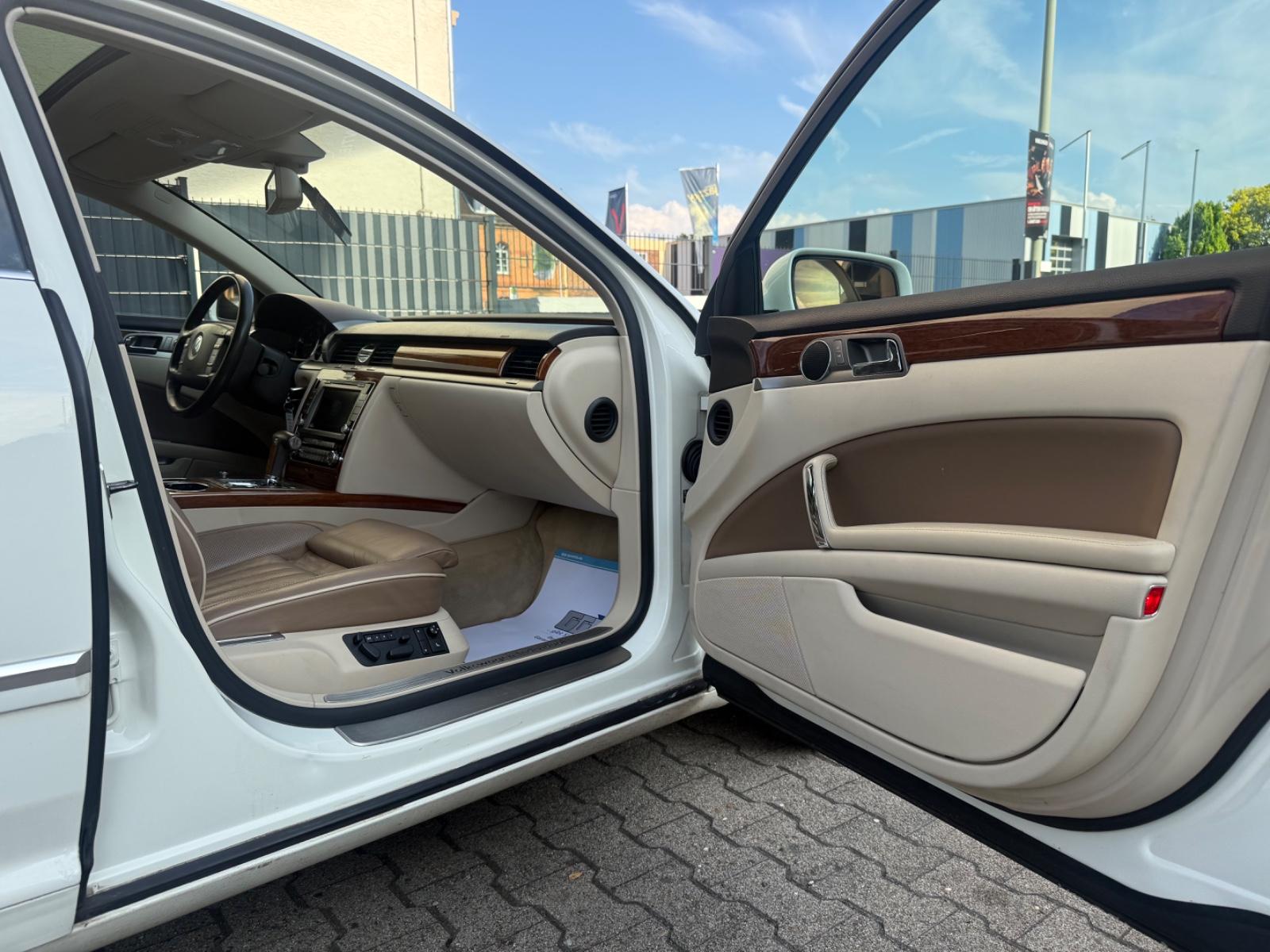 Volkswagen Phaeton V6TDI 4M*2HD*KAM*AUTO*SCHIEB*MASSA+5SITZ