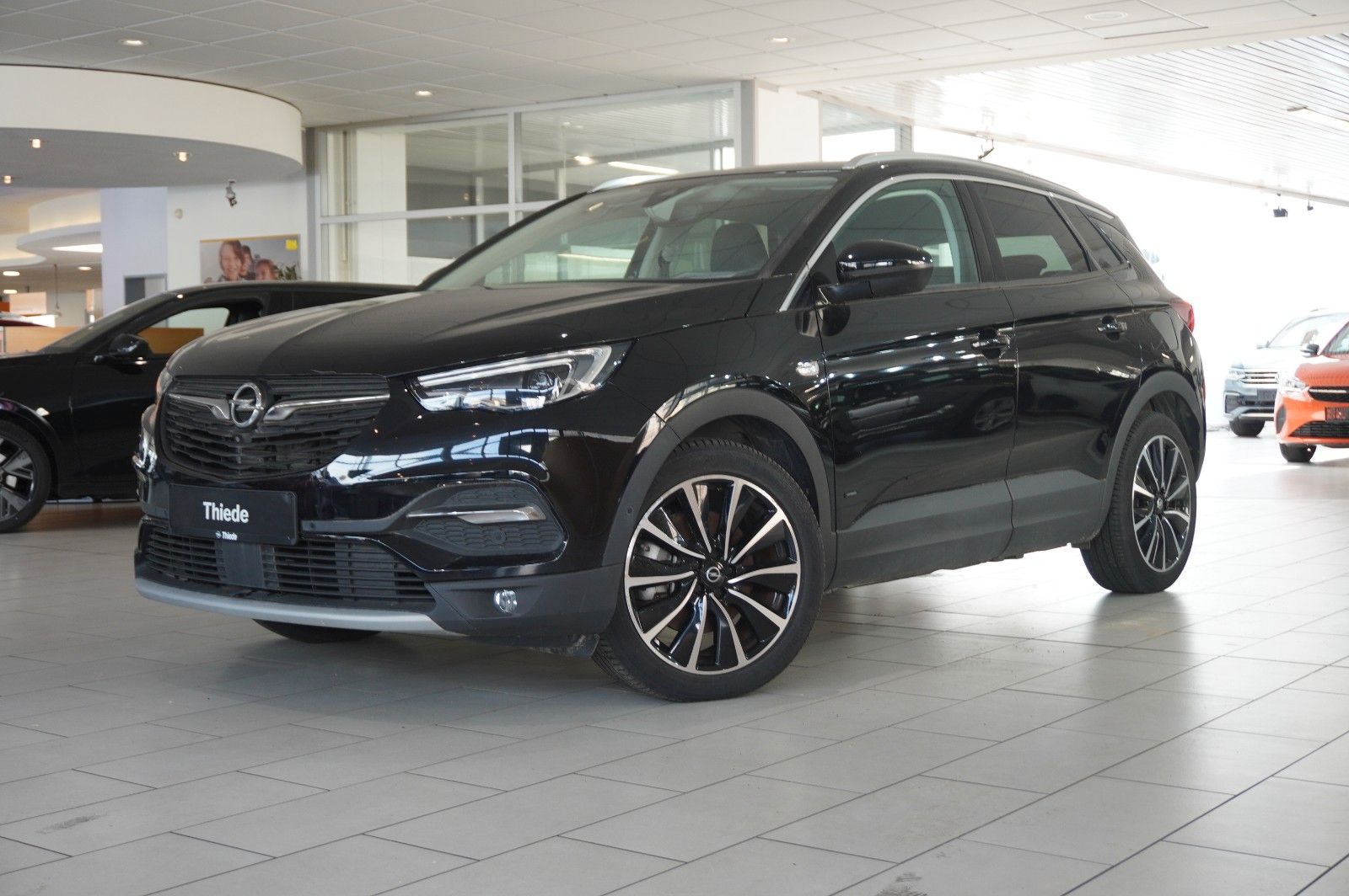 Fahrzeugabbildung Opel Grandland (X) 1.6 PHEV ULTIMATE NAVI/LED/360°/SH