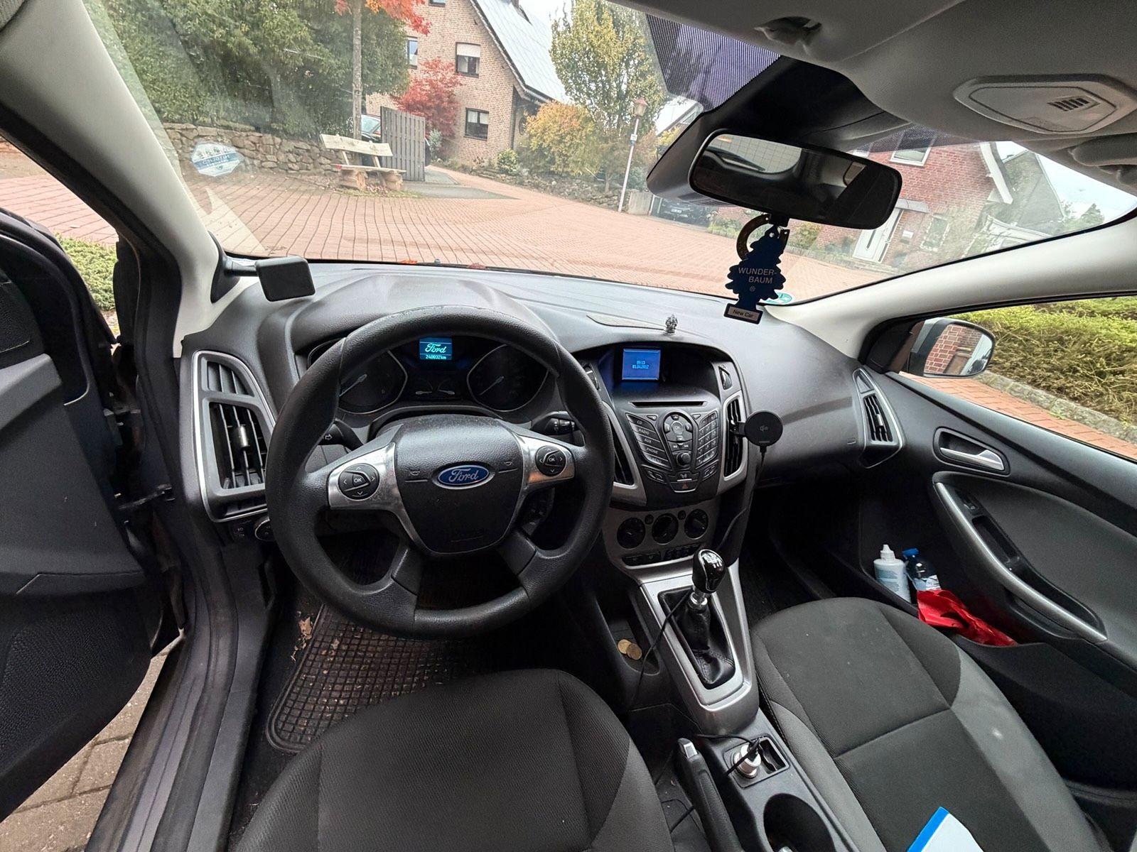 Ford Focus 2012 — photo 13
