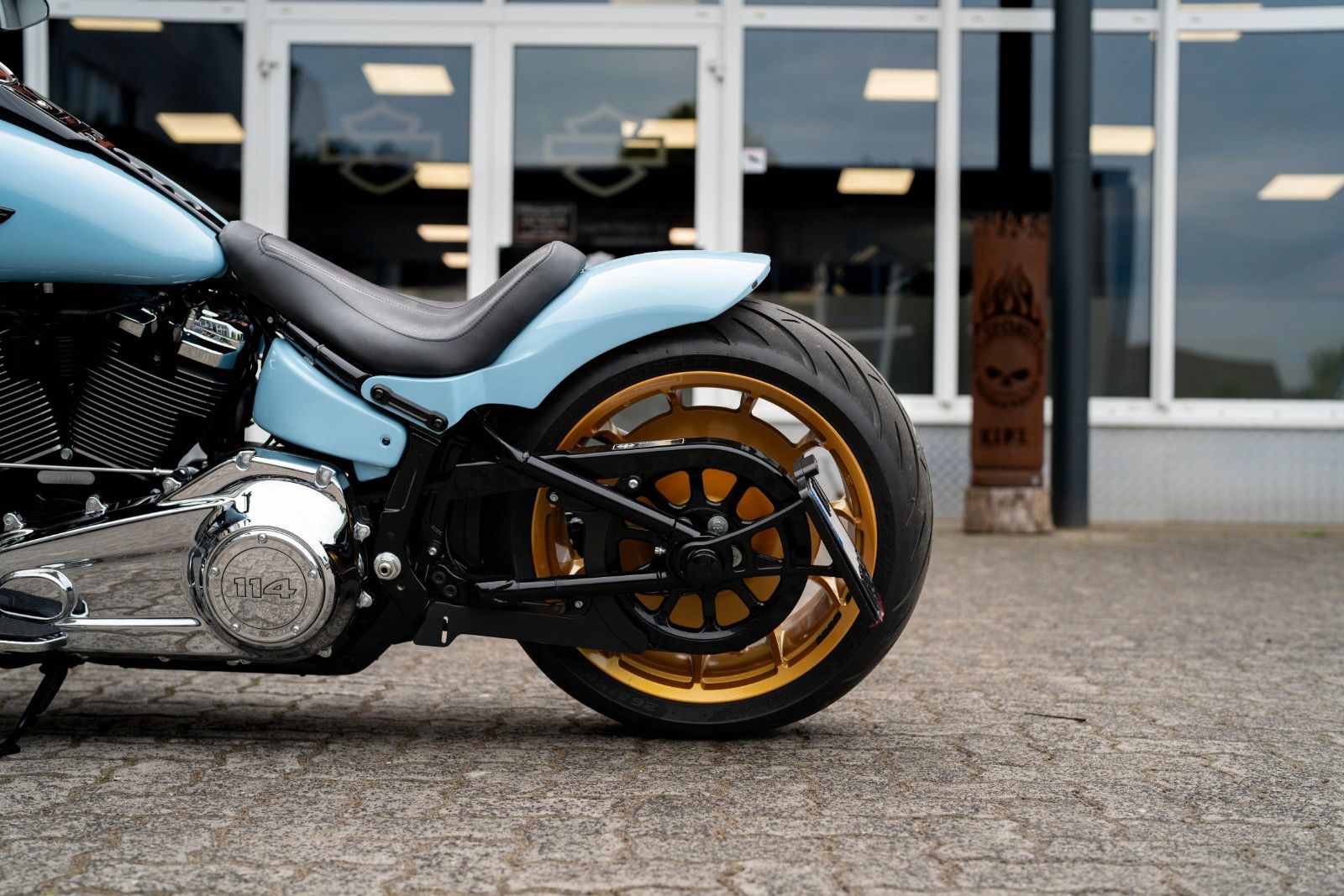 Fahrzeugabbildung Harley-Davidson Light Blue FAT BOY FLFBS 114 - Jekill & Hyde-