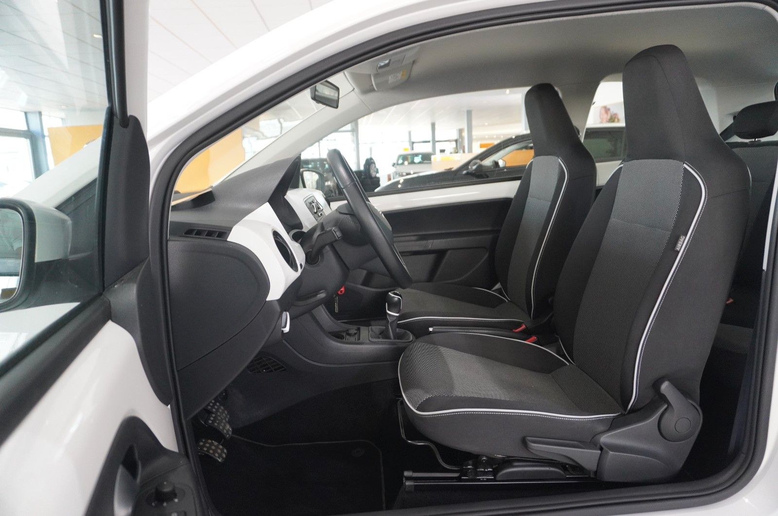 Fahrzeugabbildung SEAT Mii 1.0 MPI CHIC 3-TÜR KLIMA/PDC/USB/TEMP./AUX