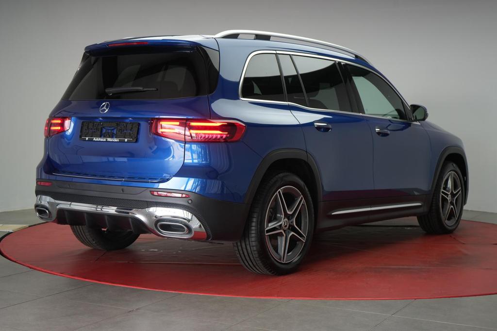 Mercedes-Benz GLB 220