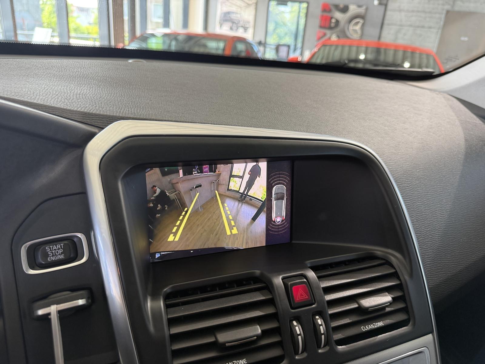 Volvo XC60 Summum 2WD*KAMERA*NAVI*LEDER*