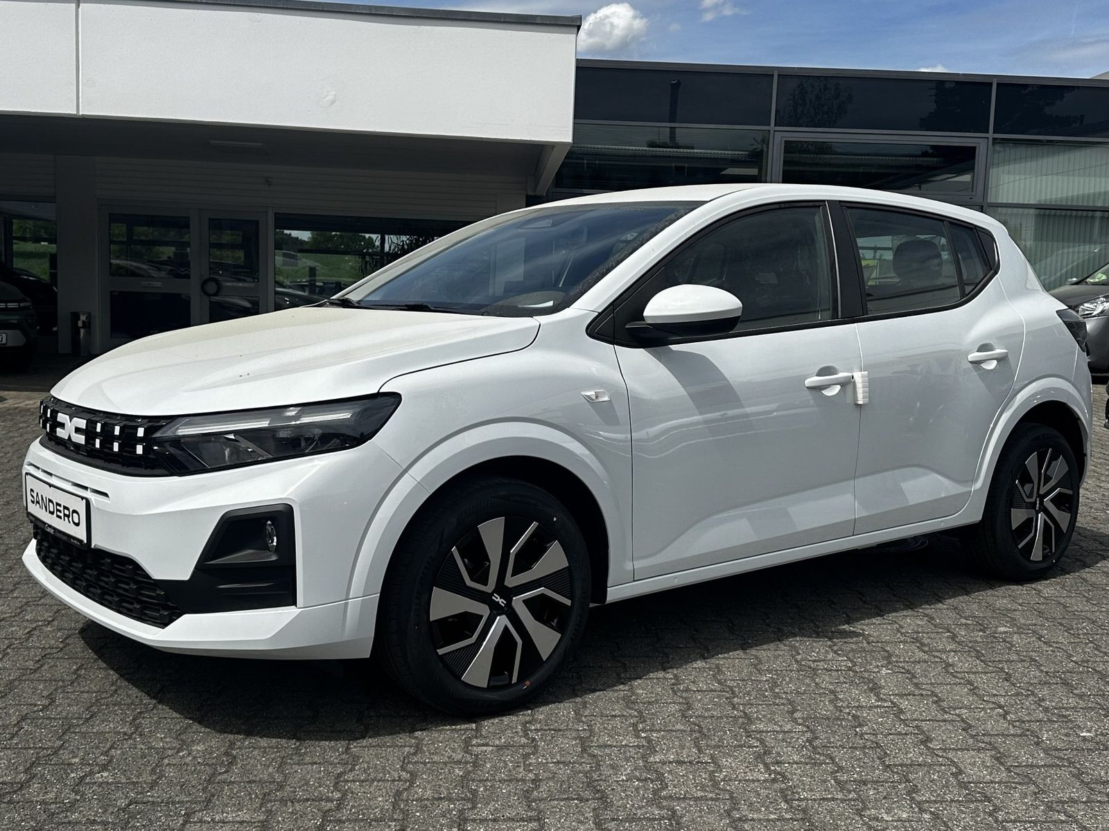Fahrzeugabbildung Dacia Sandero Expression TCe 100