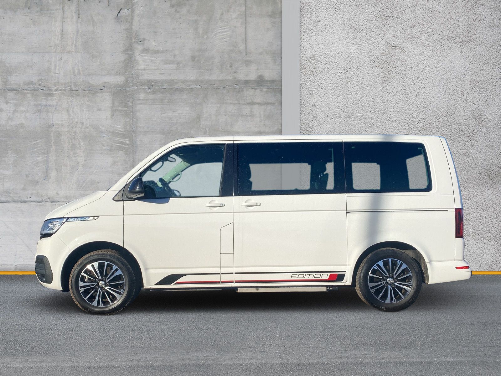 Fahrzeugabbildung Volkswagen T6 Multivan 2.0 TDI DSG 4M Edition BEHINDERTENGE