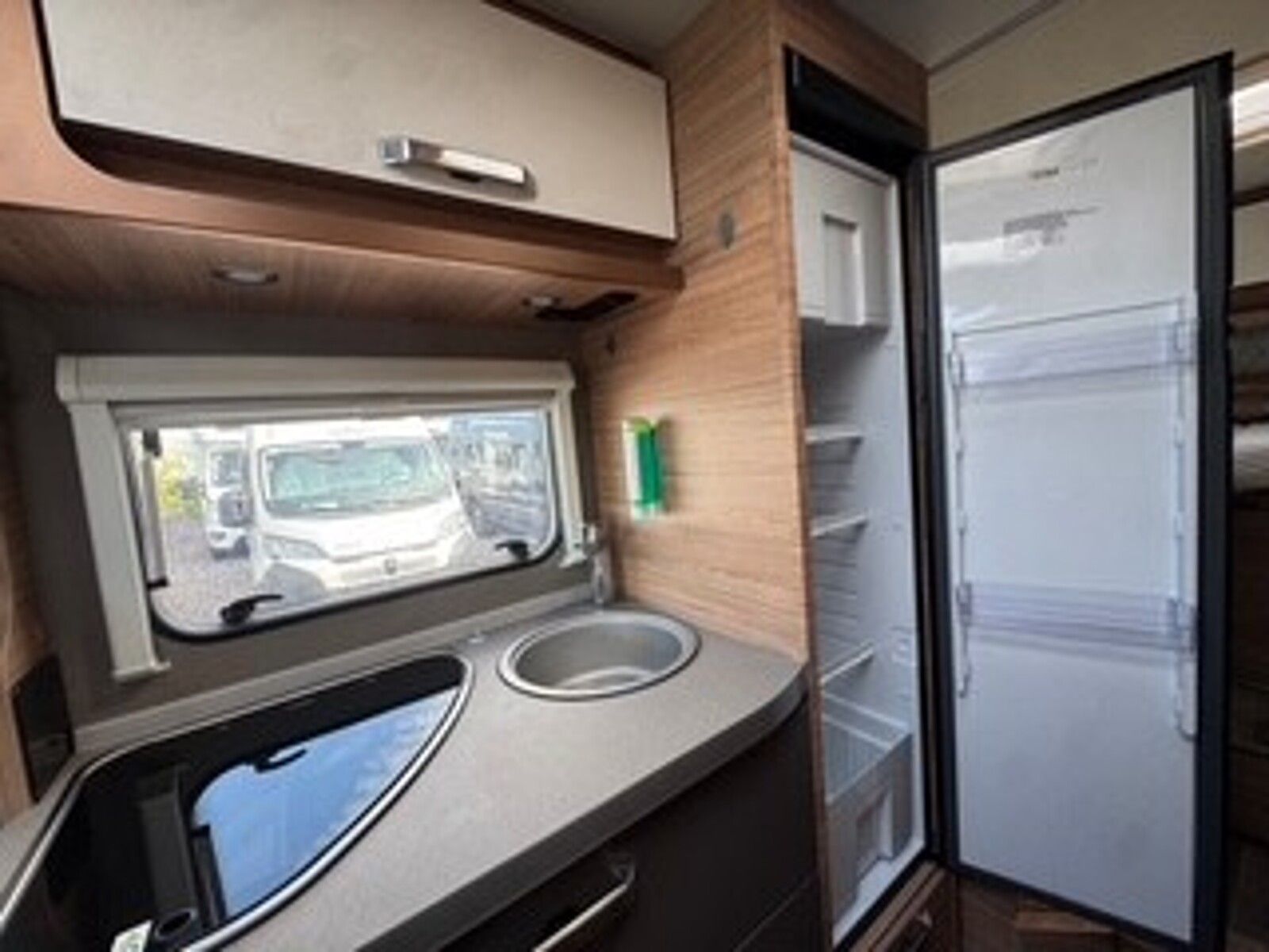 Fahrzeugabbildung Weinsberg CaraCompact EDITION PEPPER 600 MEG Markise, TV