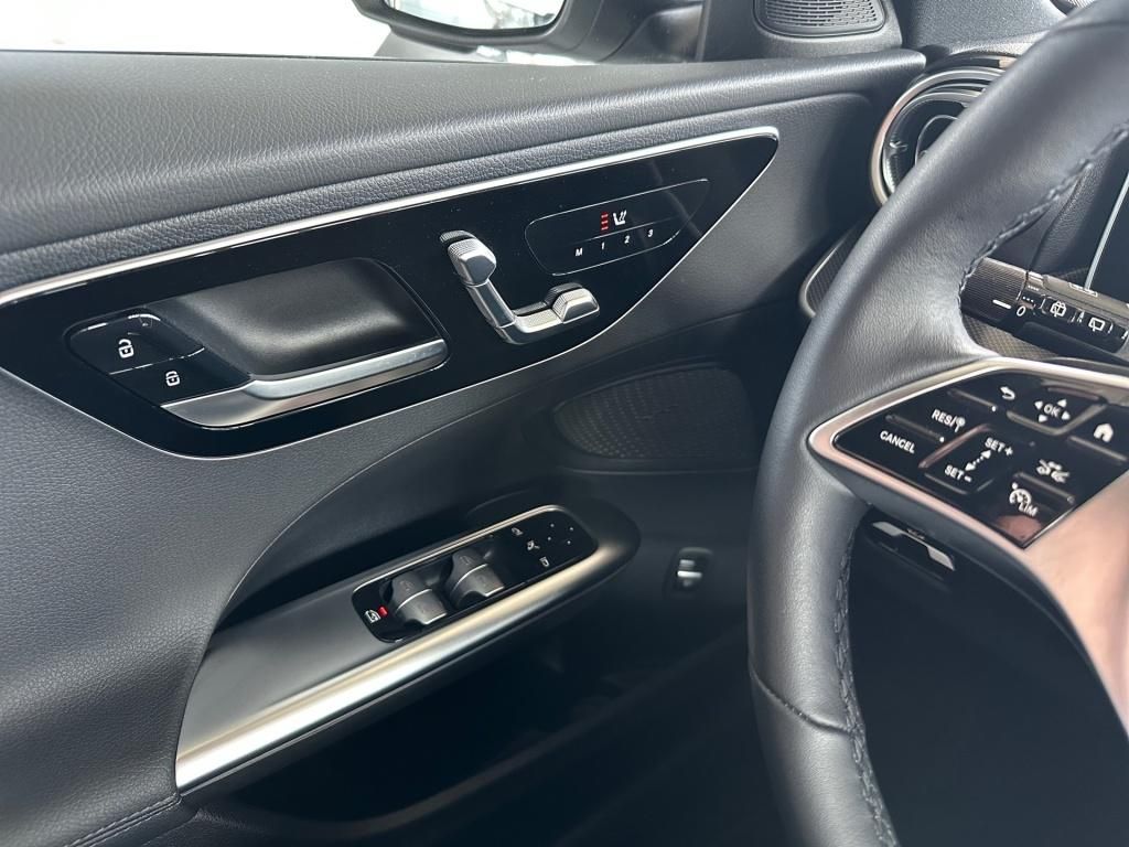 Fahrzeugabbildung Mercedes-Benz C 180 T Avantg. Totwi. Navi LED SHZ Memo Ambie.
