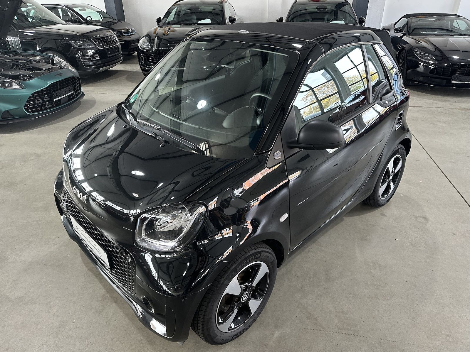 Fahrzeugabbildung Smart ForTwo Cabrio EQ Passion/22KW/Alu/Sound/SH/Temp/