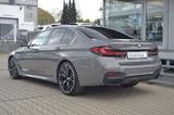 BMW M550i xDrive 530PS Premium Selection Gar - BMW: Premium Selection