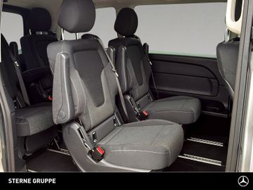 Mercedes V 220 - 12
