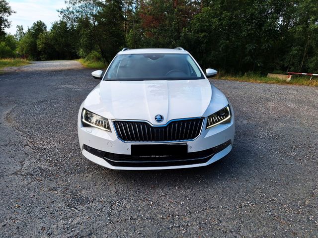 Skoda Superb 2.0 TDI SCR DSG STYLE Combi STYLE