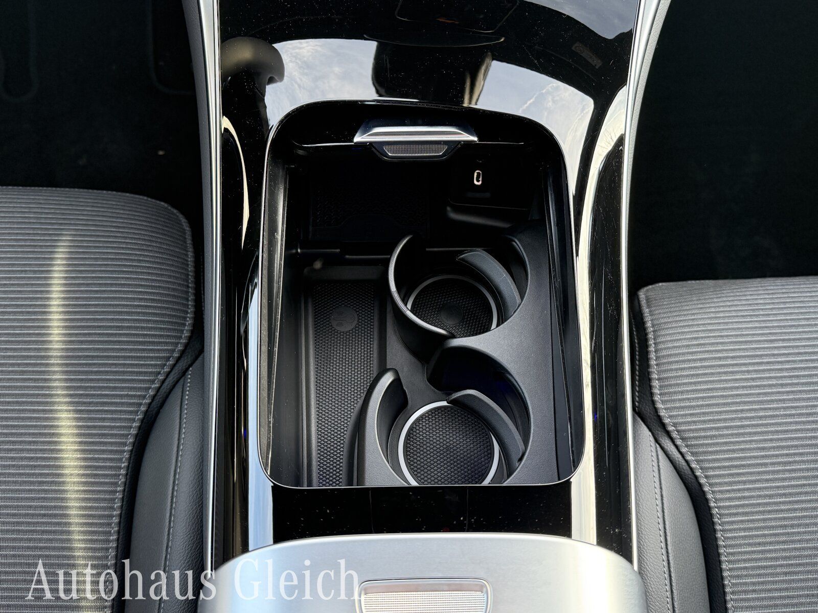 Fahrzeugabbildung Mercedes-Benz GLC 220 d Avantgarde 4Matic Navi/Pano.-Dach/Klim